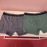 Lot de 2 boxers homme en coton et élasthanne, coupe ajustée confortable avec ceinture élastique pour un maintien optimal au quotidien.