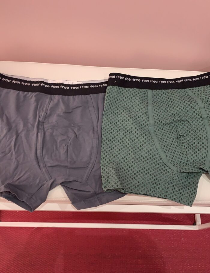 Lot de 2 boxers homme en coton et élasthanne, coupe ajustée confortable avec ceinture élastique pour un maintien optimal au quotidien.