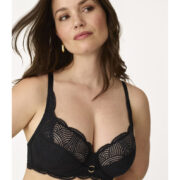 Soutien gorge noir grande capacité à coques, offrant maintien renforcé, galbe arrondi et confort optimal pour poitrines généreuses.