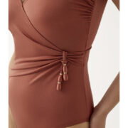 maillot-de-bain-1-pièce-gainant-avec-bonnets-sans-armatures-tissu-brillant-terracota (1)