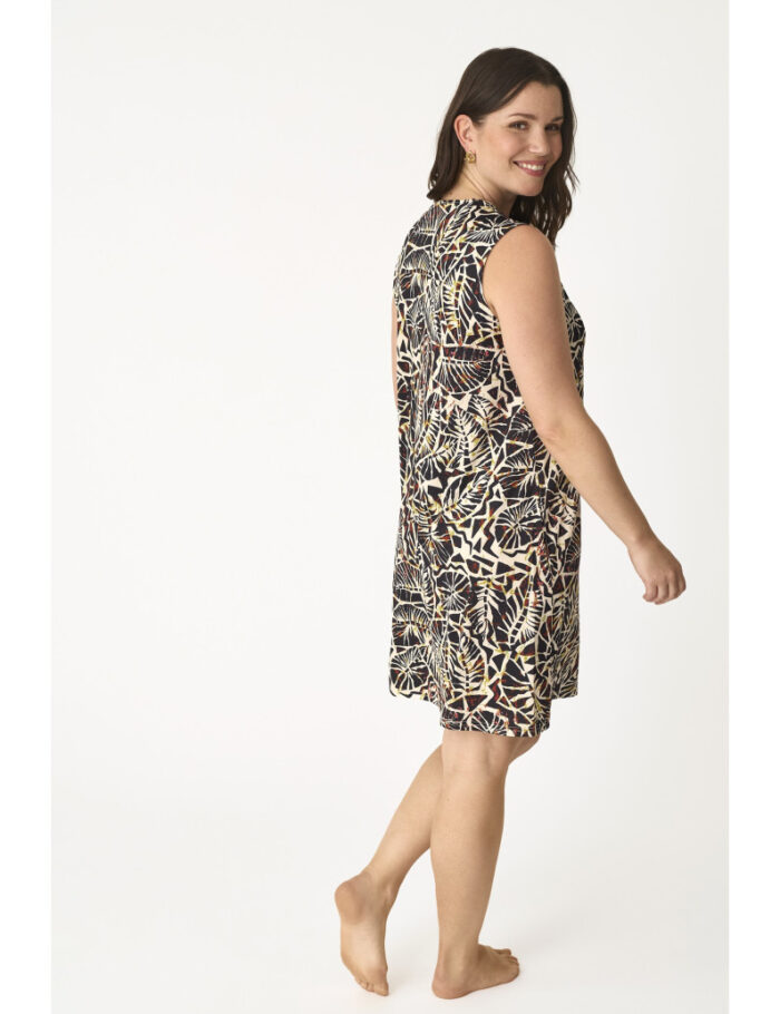 robe-de-plage-courte-style-nomade-chocolat (1)